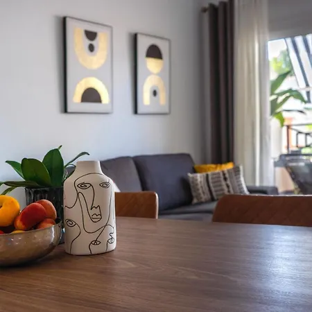 Apartment Bay *